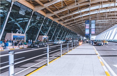 你知道機場都用什么廣播嗎？會斷播嗎？會出故障嗎？